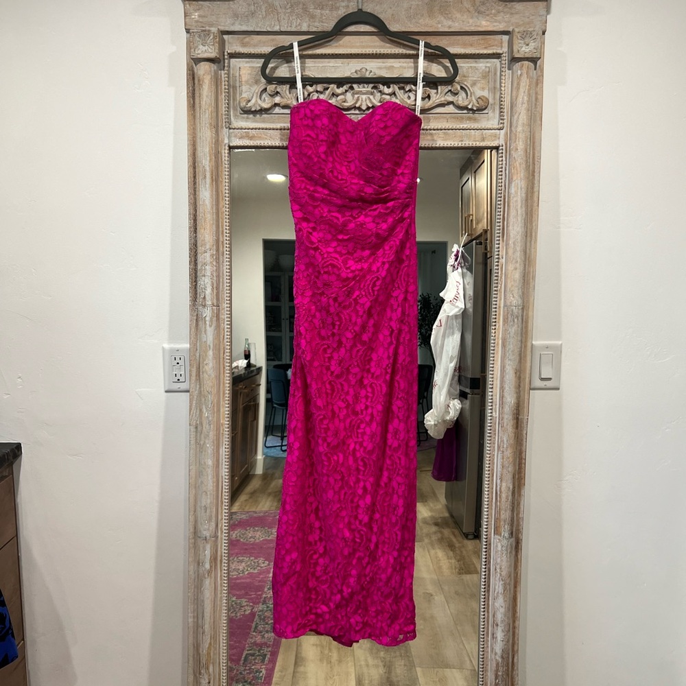 Long hot pink laced design prom dress🩷
